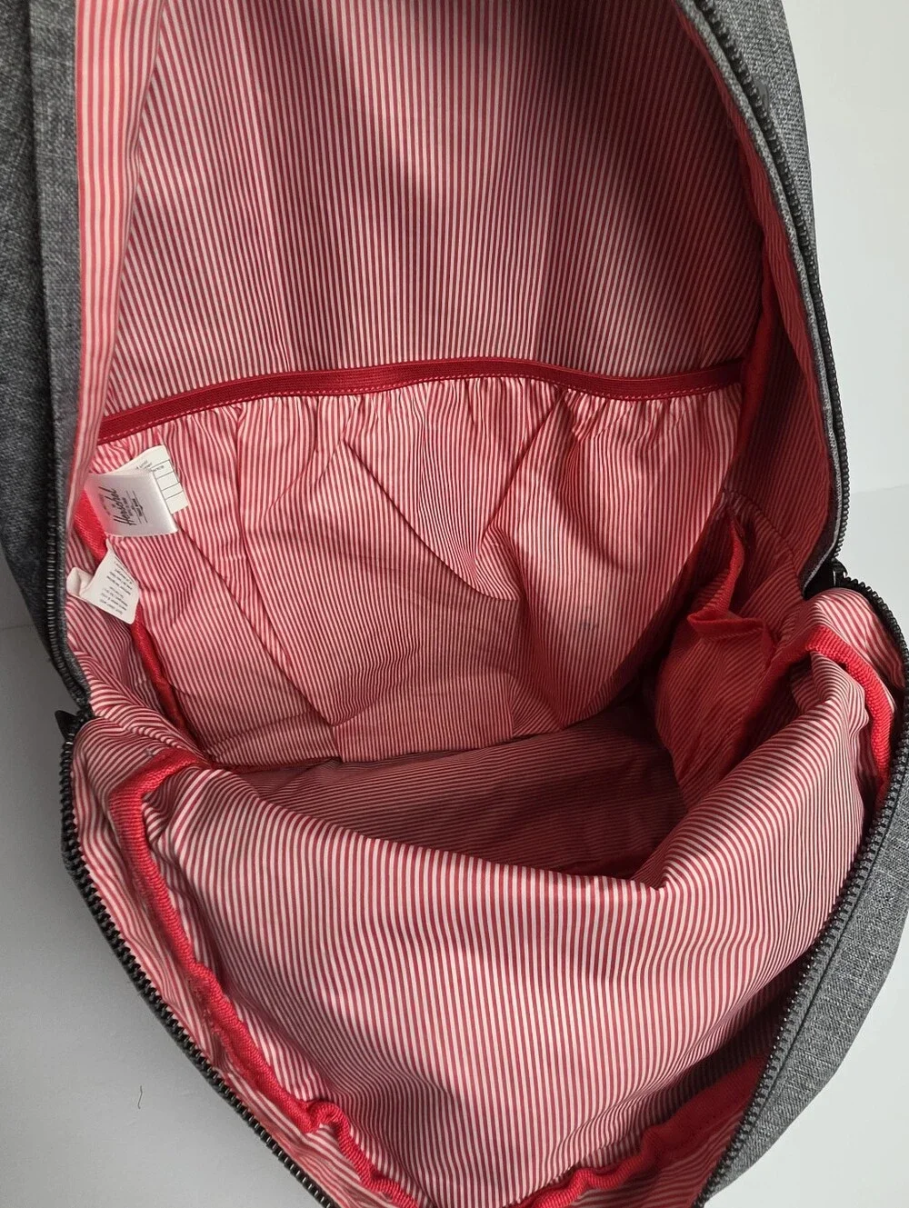 Herschel Supply Co. Classic 23.OL Raven Backpack Heathered Gray Laptop Notebook